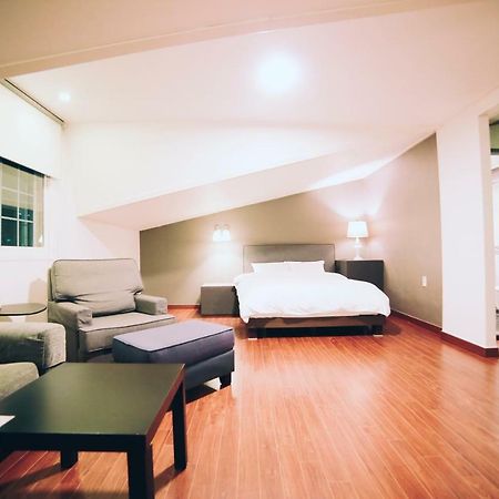 Gonggan Residence Hotel Geoje Bagian luar foto